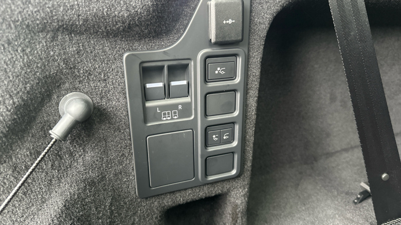 Land Rover Discovery 3.0 D350 Dynamic SE 5dr Auto Diesel Station Wagon